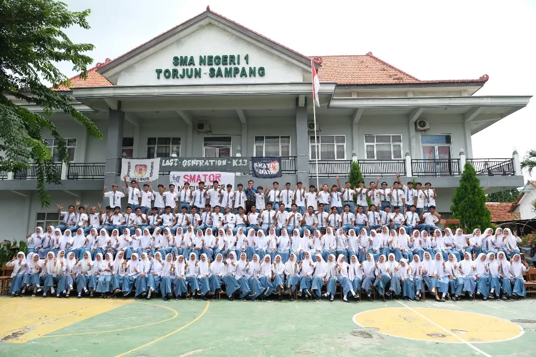 Guru dan Staf SMAN 1 Torjun
